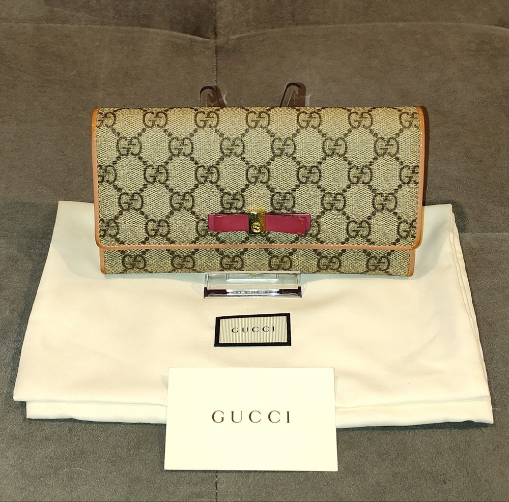 GUCCI GG SUPREME RIBBON FLAP MONGRAM SNAP BI-FOLD LONG WALLET WITH DUSTBAG & BOX - Picture 5 of 17